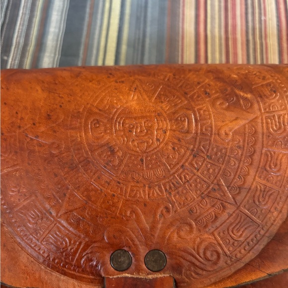Mexican Aztec Calendar Messager leather bag. - Picture 5 of 9